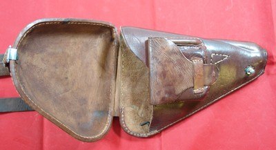 NEAR MINT WW2 JAPANESE TYPE 14 8MM NAMBU PISTOL W/ORIGINAL HOLSTER AND STRAPS. - Image 6 of 8