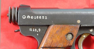 NEAR MINT WW2 JAPANESE TYPE 14 8MM NAMBU PISTOL W/ORIGINAL HOLSTER AND STRAPS. - Image 4 of 8