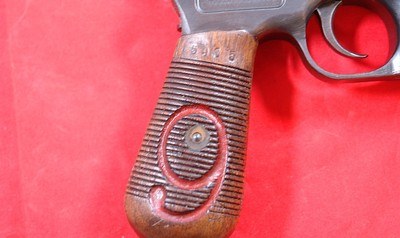EXCEPTIONAL ALL ORIGINAL MATCHING IMPERIAL GERMAN WW1 MAUSER BROOMHANDLE C-96 C96 RED-9 9MM SEMI-AUTO PISTOL W/ MATCHING WOOD HOLSTER/STOCK AND LEATHE - Image 6 of 17