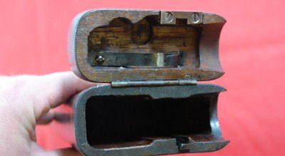 EXCEPTIONAL ALL ORIGINAL MATCHING IMPERIAL GERMAN WW1 MAUSER BROOMHANDLE C-96 C96 RED-9 9MM SEMI-AUTO PISTOL W/ MATCHING WOOD HOLSTER/STOCK AND LEATHE - Image 16 of 17