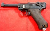 EXCEPTIONAL RARE WW2 GERMAN MAUSER BANNER CODE 42 1940 DATE P-08 9MM LUGER PISTOL WITH ORIGINAL 1939 DATE HOLSTER - Image 3 of 14