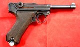 EXCEPTIONAL RARE WW2 GERMAN MAUSER BANNER CODE 42 1940 DATE P-08 9MM LUGER PISTOL WITH ORIGINAL 1939 DATE HOLSTER - Image 2 of 14