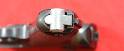 EXCEPTIONAL RARE WW2 GERMAN MAUSER BANNER CODE 42 1940 DATE P-08 9MM LUGER PISTOL WITH ORIGINAL 1939 DATE HOLSTER - Image 10 of 14