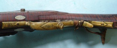 KEITH CASTEEL RAISED CARVED & SILVER INLAID FLINTLOCK LONGRIFLE DATED MAY 1971. - Image 10 of 14