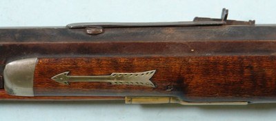 FINE OHIO SILVER MOUNTED PERCUSSION HALF-STOCK RIFLE SIGNED C. W. HOWELL / MARTINS FERRY, O. CIRCA 1850’S. - Image 5 of 10