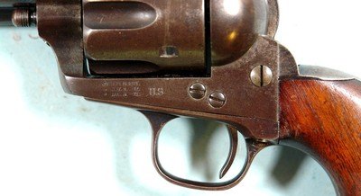 EXCELLENT APACHE INDIAN WARS COLT U.S. MODEL 1873 .45LC CAL. 7 1/2” CAVALRY REVOLVER MFG 1884. - Image 4 of 15