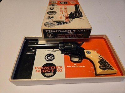 NEAR MINT COLT FRONTIER SCOUT 62 - Image 2 of 13