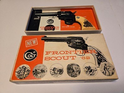 NEAR MINT COLT FRONTIER SCOUT 62 - Image 1 of 13