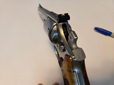 SMITH & WESSON Model 629-2 44 MAGNUM Unfluted - Image 9 of 15