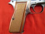 Browning Hi-Power 9mm Pistol "Like New" Wood Grips & Browning Pouch - 8 of 15
