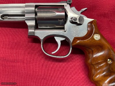 Scarce S & W 64822 WMR like new in box - Image 7 of 12