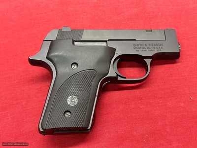 S&W model 22/4 semi auto pistol matte black 22LR great condition - Image 12 of 17