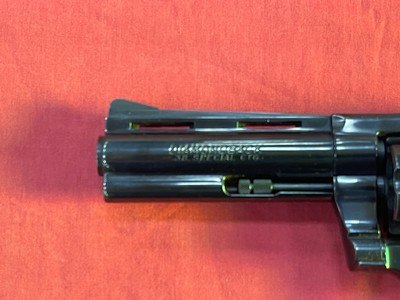 Colt Diamondback 38 Special like new in factory box - Image 3 of 9