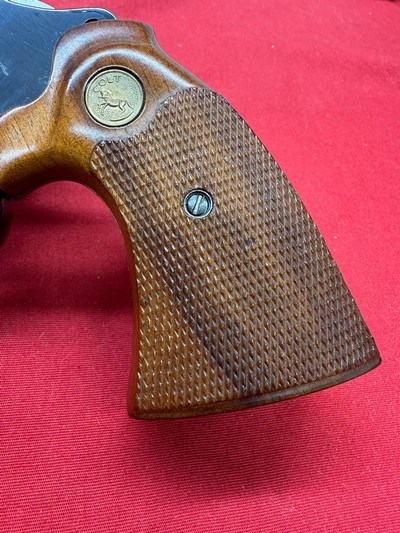 COLT DIAMONDBACK .22 LR - Image 10 of 20