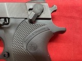 Smith and Wesson Model 909 9mm Parabellum - 5 of 12