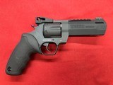 Taurus Raging Hunter .44 Magnum - 3 of 14