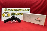 Taurus Raging Hunter .44 Magnum - 1 of 14