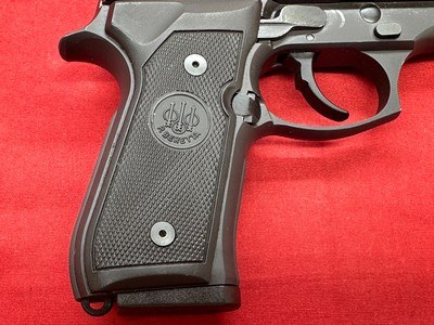 Beretta 92FS 9mm - Image 9 of 12
