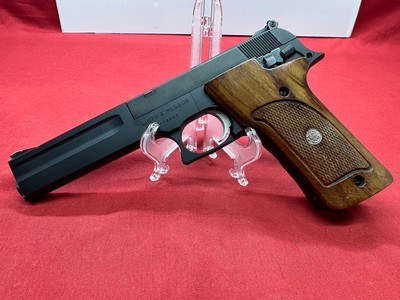 Smith & Wesson 422 22 pistol - Image 2 of 15