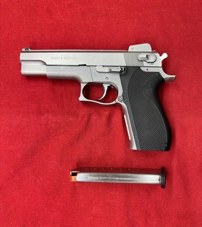 Smith and Wesson model 4506 .45 ACP - Image 17 of 18