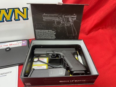 Glock G17 Gen1 Classic 9mm 17 Round - Image 2 of 17