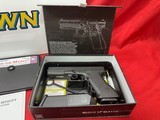 Glock G17 Gen1 Classic 9mm 17 Round - Image 2 of 17