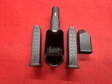 Glock G17 Gen1 Classic 9mm 17 Round - Image 16 of 17