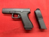 Glock G17 Gen1 Classic 9mm 17 Round - Image 9 of 17