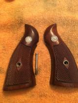 Smith and Wesson Model 17 (no dash, 4 screw, 1958) - 3 of 8