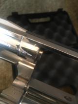 Smith and Wesson 19-4 (snub, nickel) - 7 of 7