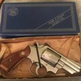 Smith and Wesson 66-1 with orig. box and papers - 2 of 3