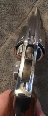Smith and Wesson Model 37 Airweight (nickel, snub) - 4 of 5