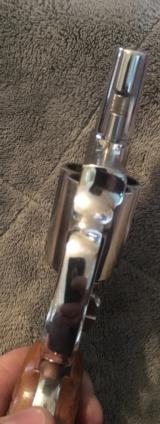 Smith and Wesson Model 37 Airweight (nickel, snub) - 3 of 5