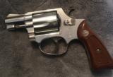 Smith and Wesson Model 37 Airweight (nickel, snub) - 1 of 5
