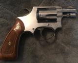 Smith and Wesson Model 37 Airweight (nickel, snub) - 2 of 5