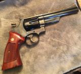 Smith and Wesson 29-2 (presentation box) - 2 of 8