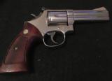 Smith and Wesson 586 (4 inch, nickel) - 2 of 7