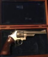 Smith and Wesson 29-2 (nickel, pres. box) - 2 of 5