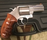 Smith and Wesson 629-1 (3 in., full lug, combat grips) - 2 of 6