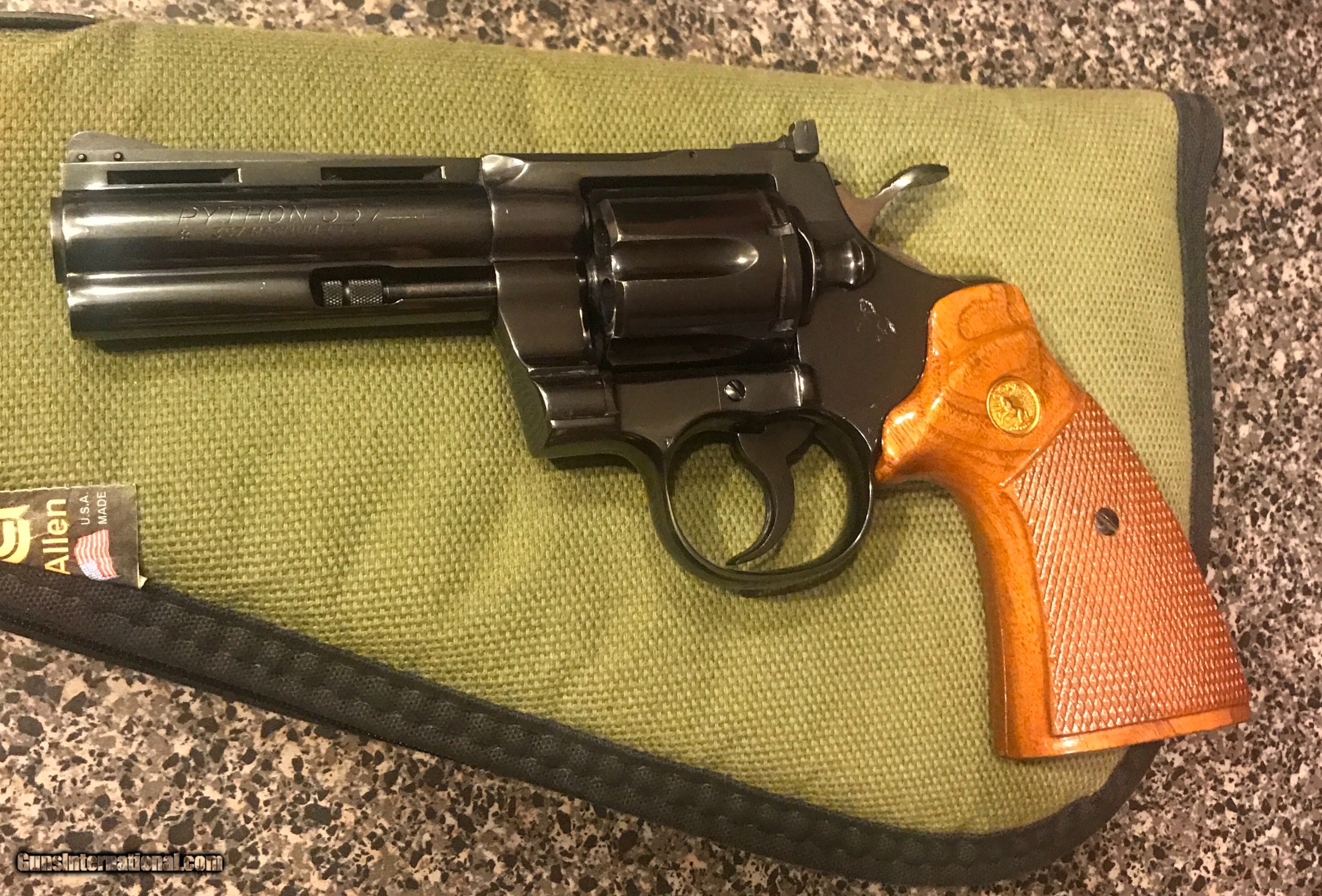 Colt Python (4 in., blue)