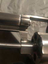 Smith and Wesson 686-2(8 inch, target grips) - 6 of 6