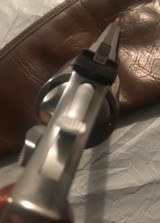 Smith and Wesson 686-2(8 inch, target grips) - 4 of 6