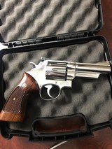 Smith and Wesson 629 (P and R, 4 inch) - 3 of 5