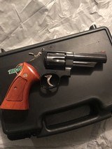 Smith and Wesson 25-5 (4 inch, full target) - 2 of 5