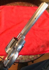 Smith and Wesson 629-3 (5 inch, stainless, classic) - 3 of 7