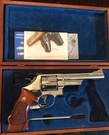 Smith and Wesson 25-5 (Nickel, 6 inch, pres. box) - 2 of 12