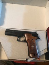 Smith and Wesson 422 (orig box) - 1 of 10