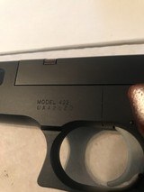 Smith and Wesson 422 (orig box) - 2 of 10