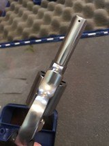 Smith and Wesson 696-1 (box, 3 inch, extra grips) - 3 of 7