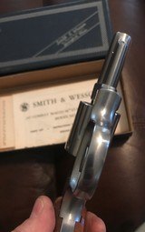 Smith and Wesson 66-1 (2 1/2 inch, stainless, non-orig. box) - 2 of 10